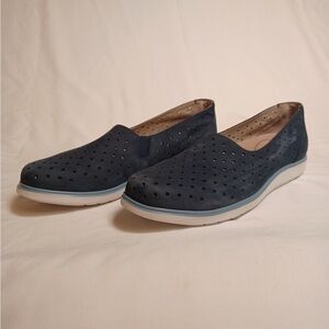 Munro Ridley suede Women's Navy Slip-On Shoes